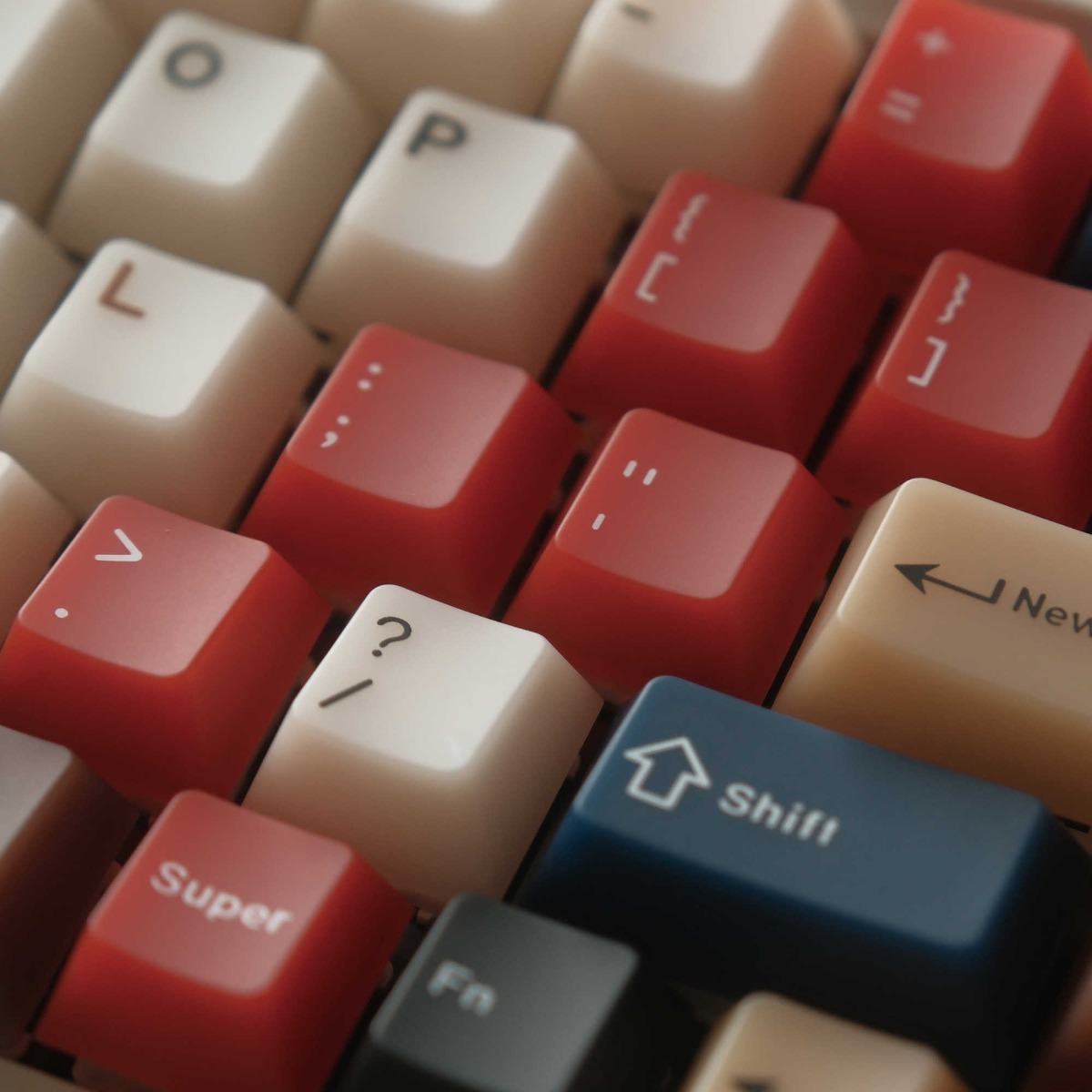 Retro Mix Keycaps 135 Keys PBT - Retro Gaming Keycaps review and price